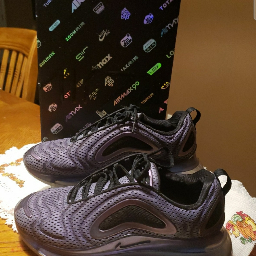 Nike Air Max 720 Sneakers Sz. W 9. 5 /Men 8